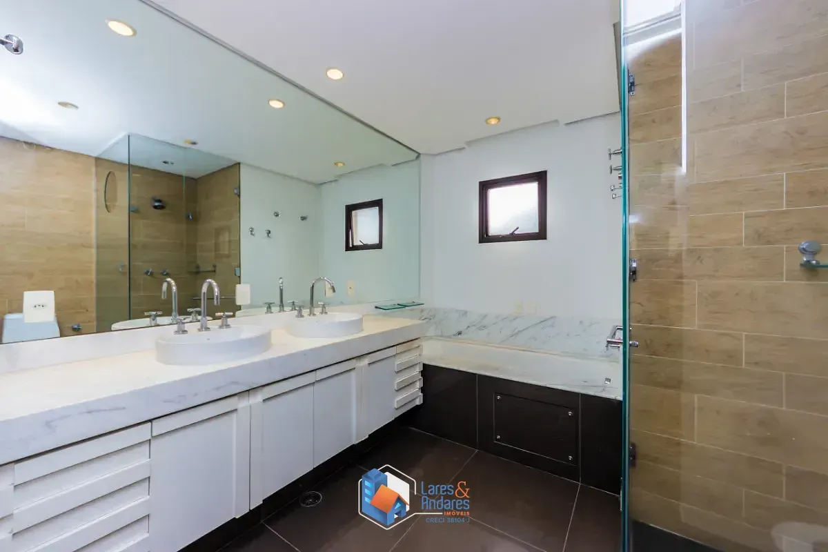Imagem Duplex para venda em Indianópolis com 3 quartos, sendo 3 suítes, 198m²
