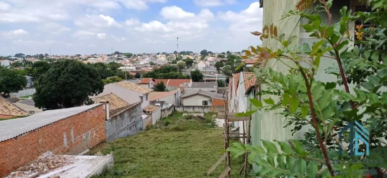 Imagem Terreno 605 m² pode construir Habitação Coletiva com 4 pav. 5 sobrados/casas no Xaxim em Curitiba PR