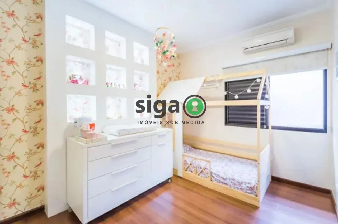 Imagem CASA DE ALTO PADRÃO COM 4 SUÍTES PARA VENDA PRÓXIMA AO METRÔ