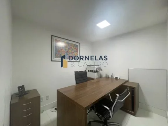 Imagem SALA COMERCIAL BEM AMPLA, DESOCUPADA, NO CENTRO DE BRASÍLIA, ACEITO CARRO COMO PARTE DO PAGAMENTO. SETOR COMERCIAL SUL ED. PALÁCIO DO COMÉRCIO