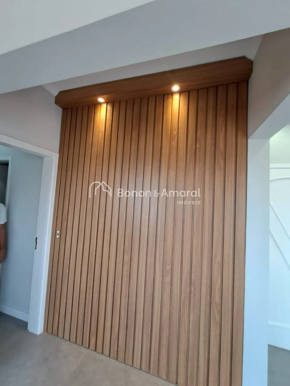 Imagem Cobertura à venda com 4 dormitórios, 2 suítes, e 2 vagas de garagem, 217 m² no Taquaral