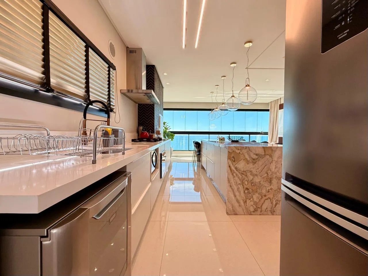 Imagem Apartamento com vista para o mar à venda com 187m2 por R$ 6.700.000,00