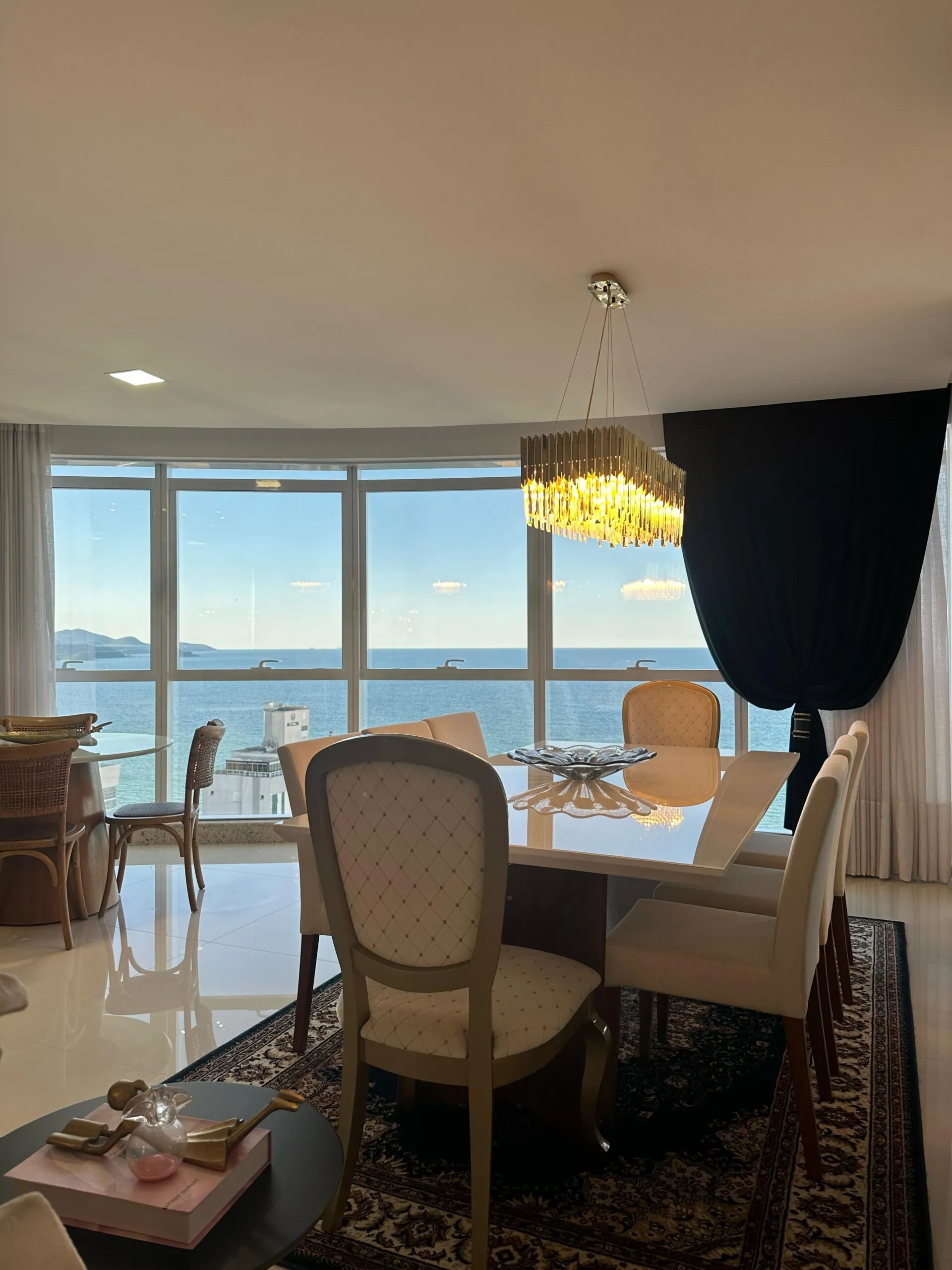 Imagem Apartamento com vista para o mar à venda com 229m2 por R$ 5.500.000,00