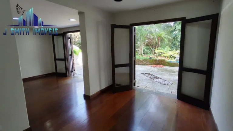 Imagem CASA EM TERRENO 4.072m². ZONA MISTA. PERFIL DE CHÁCARA OU COMERCIAL.