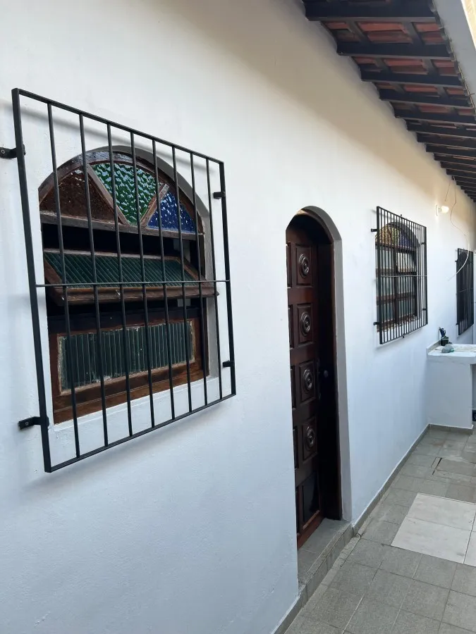 Imagem Casa para Venda em Praia Grande, Aviação, 4 dormitórios, 2 suítes, 2 banheiros, 4 vagas