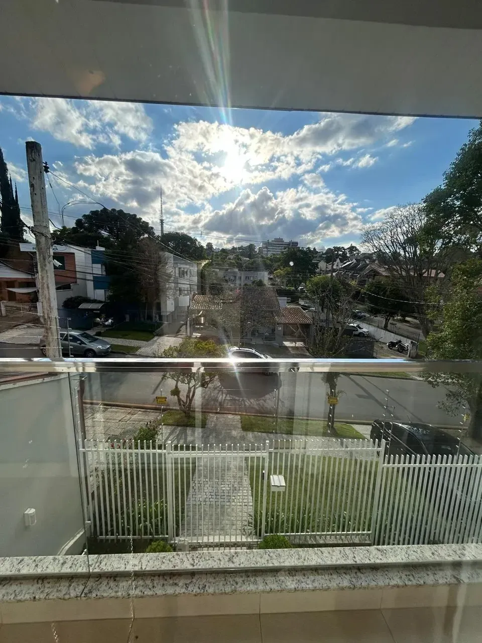 Imagem Sobrado com 3 Quartos à Venda, 118 metros em Mercês - Curitiba