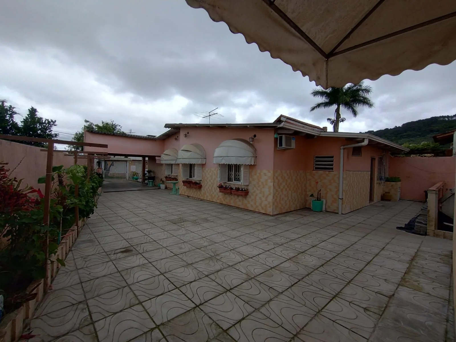 Imagem Casa no bairro Aberta dos Morros - 5 dormitórios