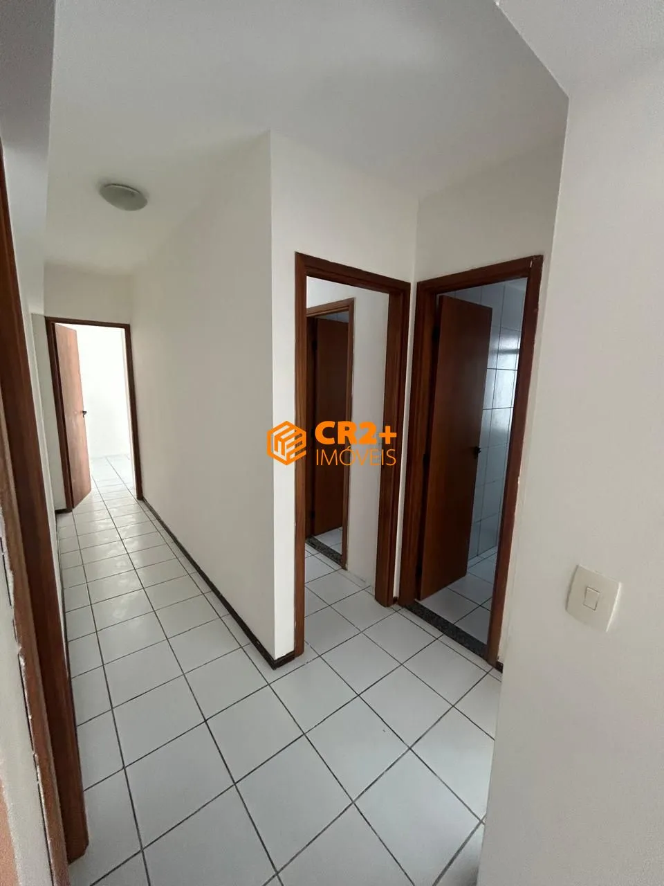 Imagem Vendo apartamento 03 quartos, 01 suíte 02 vagas de garagem no Espinheiro. 81m²