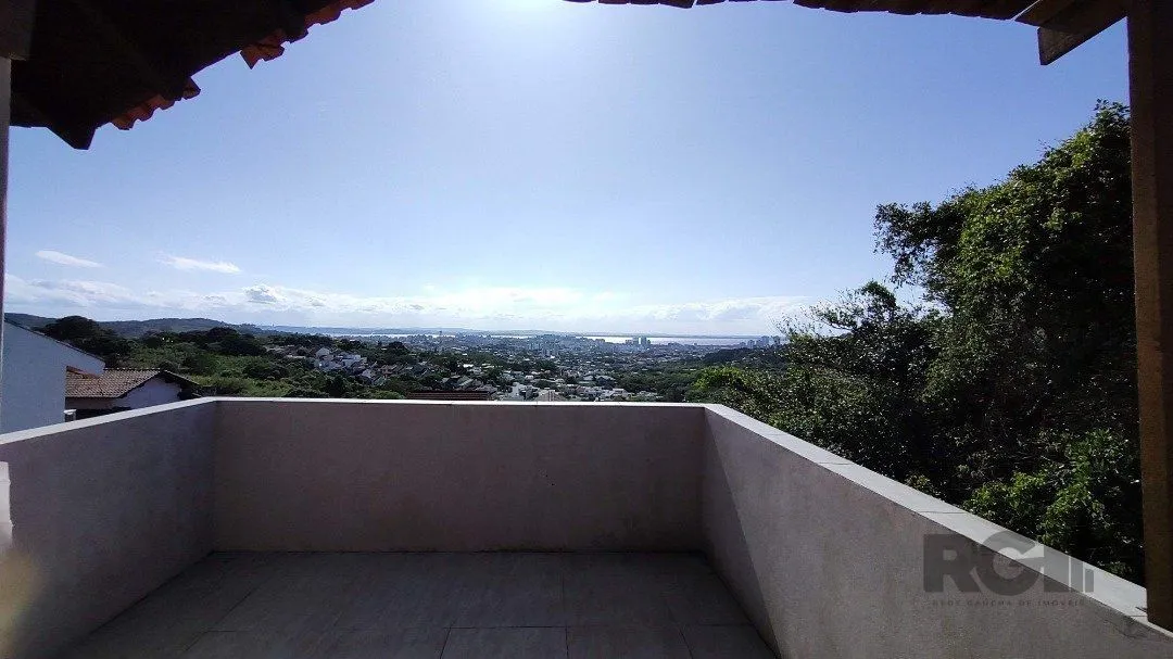 Imagem Sobrado, 5 quartos, 2 suites, pátio, 3 vagas - Bairro Vila Nova