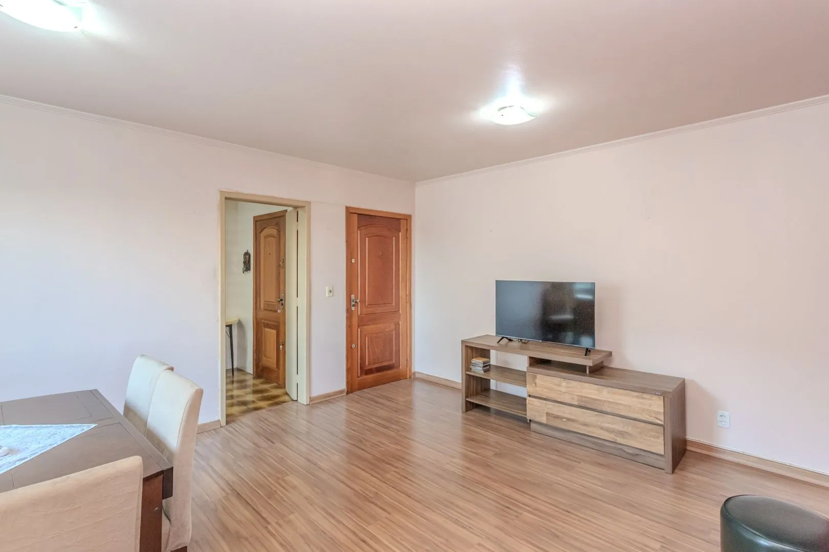 Imagem Apartamento de 2 dormitórios com dependência e vaga no bairro Santana DESOCUPADO