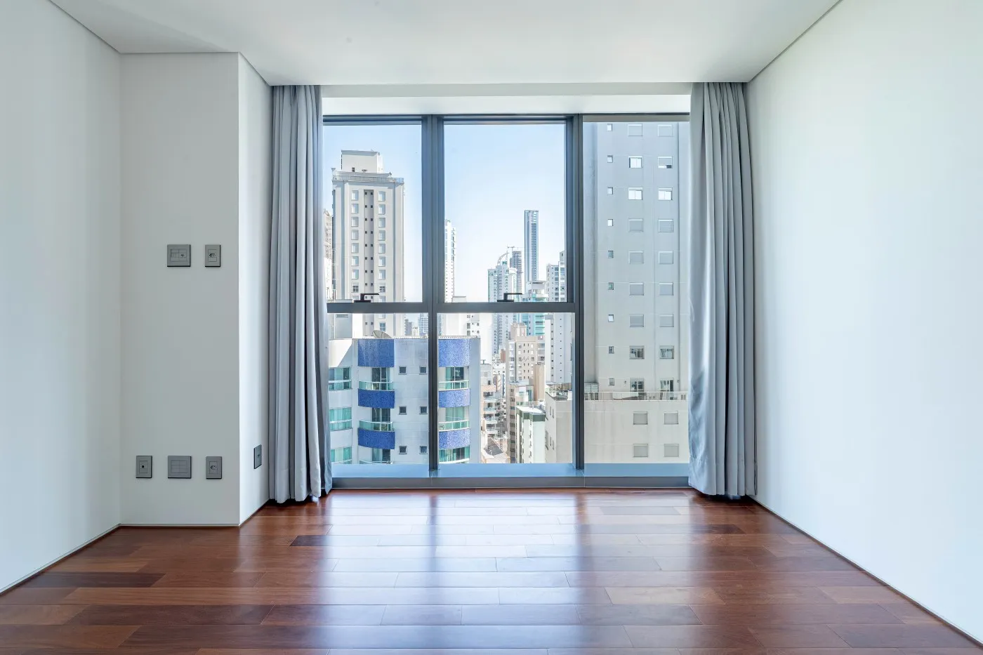 Imagem Apartamento Frente Mar para Venda em Balneário Camboriú, CENTRO, 4 dormitórios, 4 suítes, 5 banheiros, 4 vagas