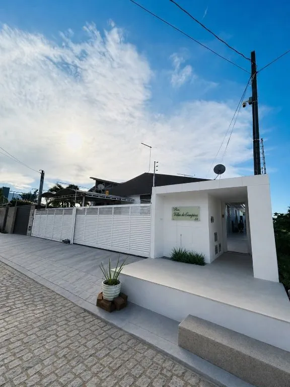 Foto do imóvel Casa com 3 quartos em Ponta de Campina, a 300m da praia. Moderna, ventilada e pronta para morar em área valorizada.