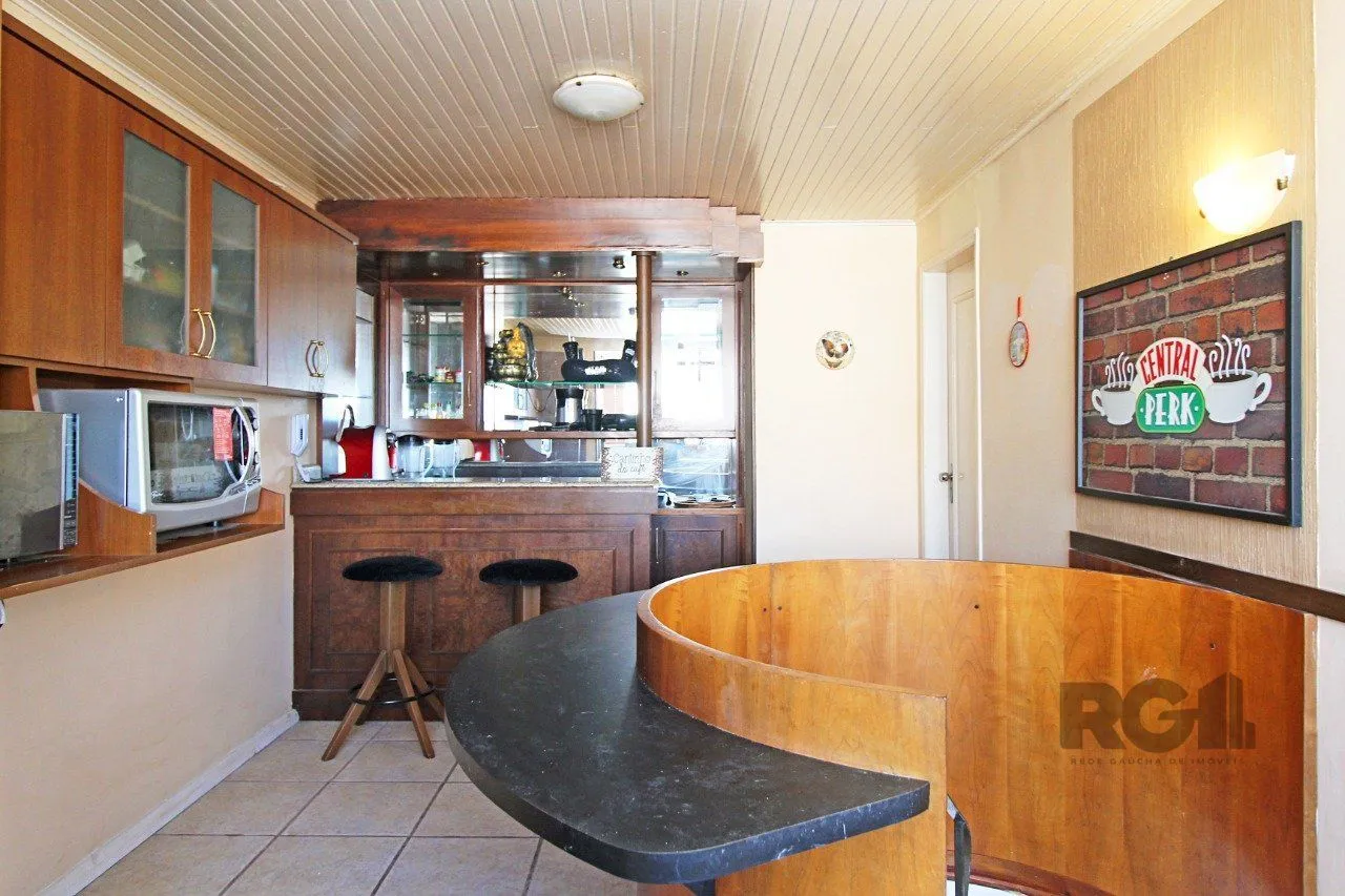 Imagem Cobertura duplex de 2 dormitórios garagem e semi-mobiliado, bairro Cidade Baixa.