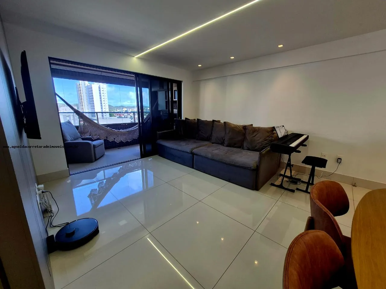 Imagem Apartamento para Venda em Natal, Lagoa Nova, 3 dormitórios, 3 suítes, 4 banheiros, 2 vagas