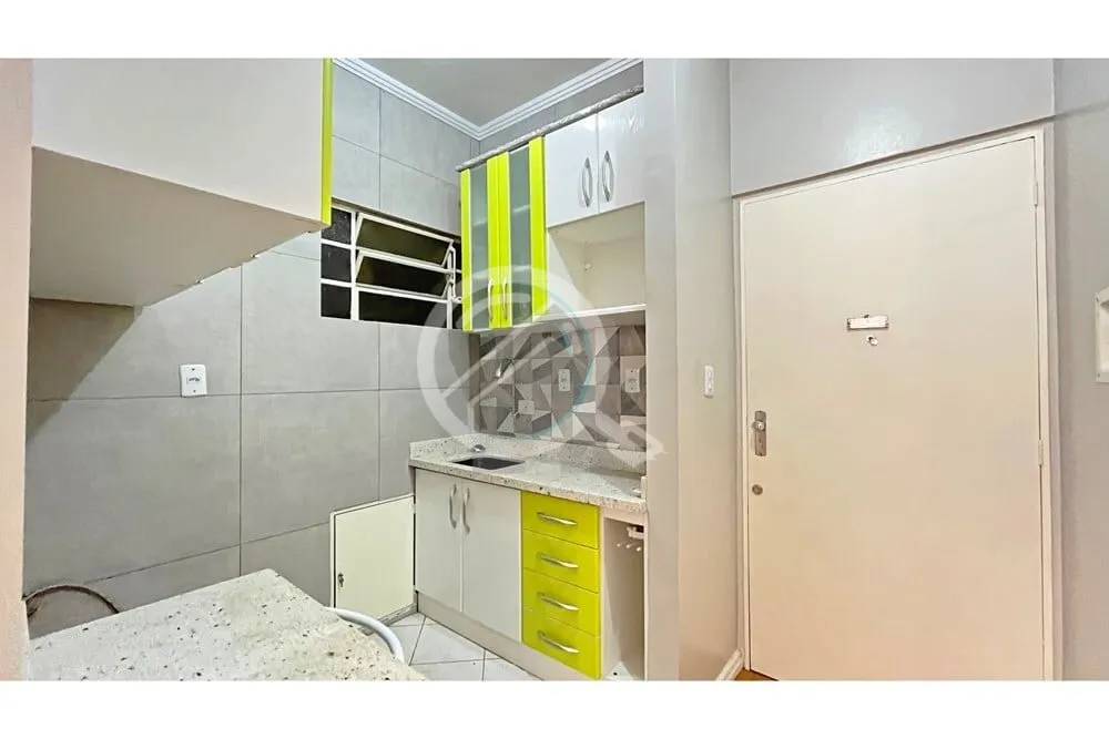 Imagem Excelente apartamento à venda, localizado na Avenida Alberto Bins, junto ao SENAC. Apartamento com ...