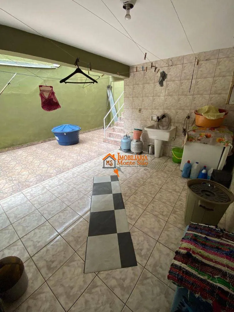 Imagem Sobrado à venda com 125m², 3 quartos, quintal e 3 vagas de garagem - Vila Zanardi, Guarulhos, SP
