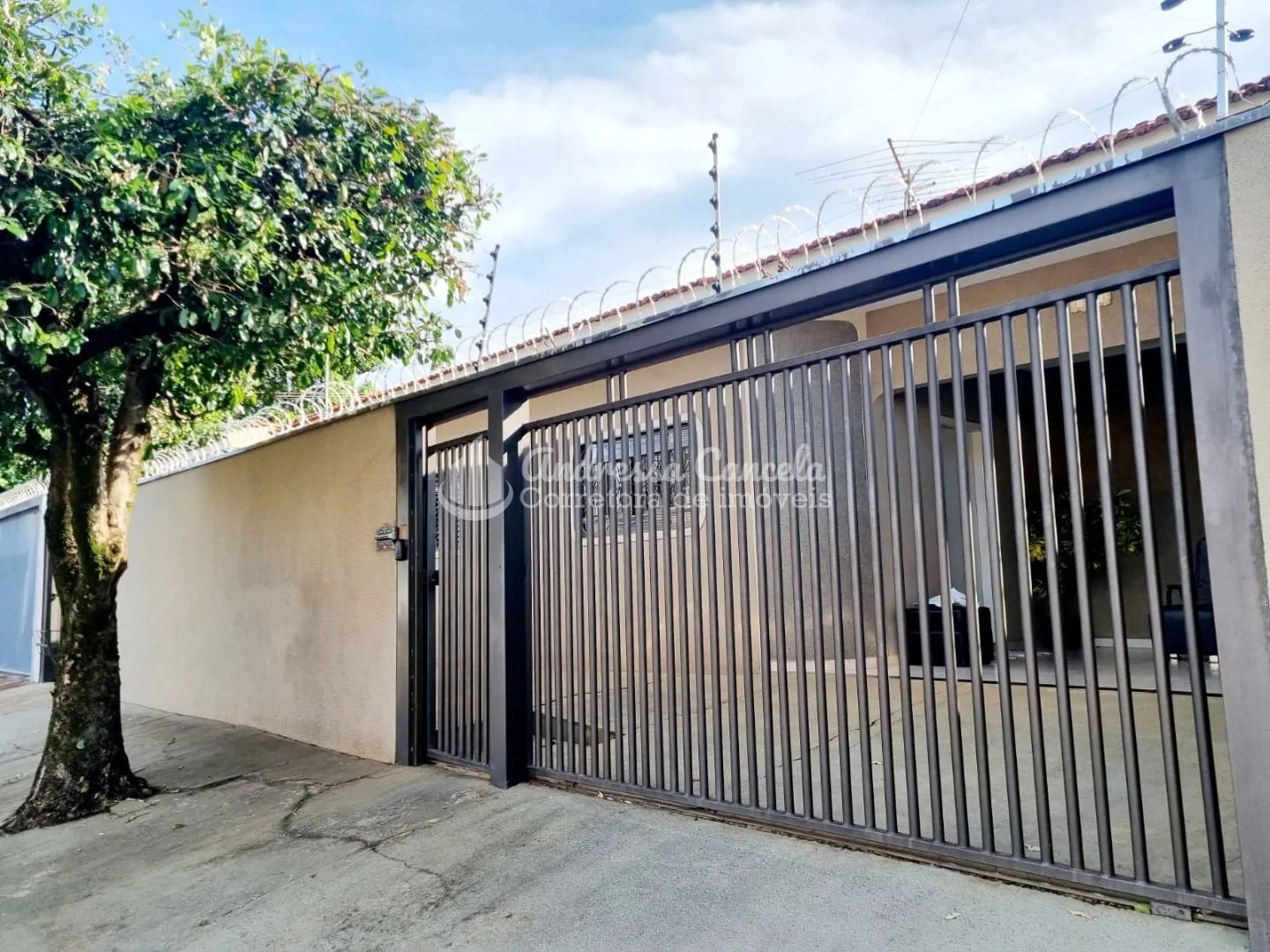 Foto do imóvel Casa com 3 dormitórios à venda, 165 m² por R$ 437.000 - Jardim Nazareth em Jardim Nazareth, São José do Rio Preto - SP