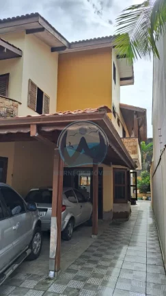 Imagem Imperdível: Casa à venda em Ubatuba-SP, bairro Perequê Açu, 3 quartos, 3 suítes, 1 sala, 3 vagas de garagem, 225m². Venha conferir!