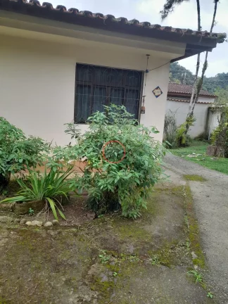Imagem CASA GRANDE , COM TODOS COMODOS BEM ESPAÇOSOS , MAIS 2 CASAS NO MESMO TERRENO COM ENTRADAS INDIVIDUAIS.