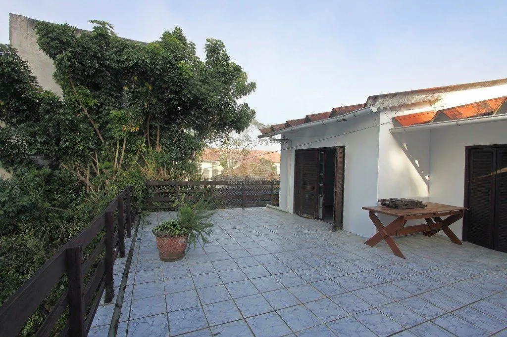 Imagem Casa para Locação/Aluguel - 240m², 4 dormitórios, 6 vagas - Nonoai