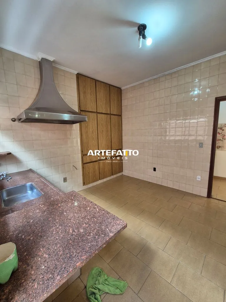 Imagem Casa com 4 dormitórios no bairro Vila Allan Kardec