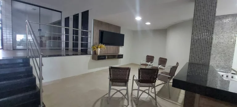 Imagem VENDO UMA LINDA COBERTURACOM 4 QUARTOS 2 SUÍTES DE FRENTE PARA A PRAIA.