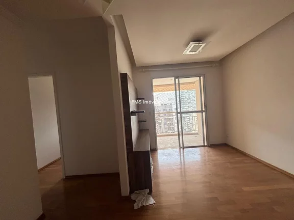 Imagem Apartamento à venda em São Paulo. Bairro Bela Vista: 3 quartos, 1 suíte, 1 sala, 2 banheiros, 1 vaga, 66m².