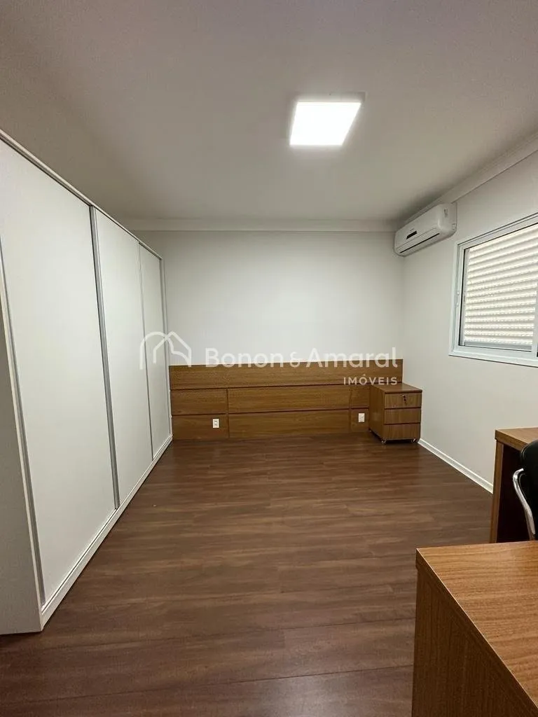 Imagem Casa em condomínio com 367 m² e 4 quartos