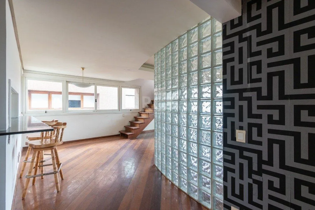 Imagem Cobertura para Venda - 302m², 4 dormitórios, sendo 1 suites, 3 vagas - Menino Deus