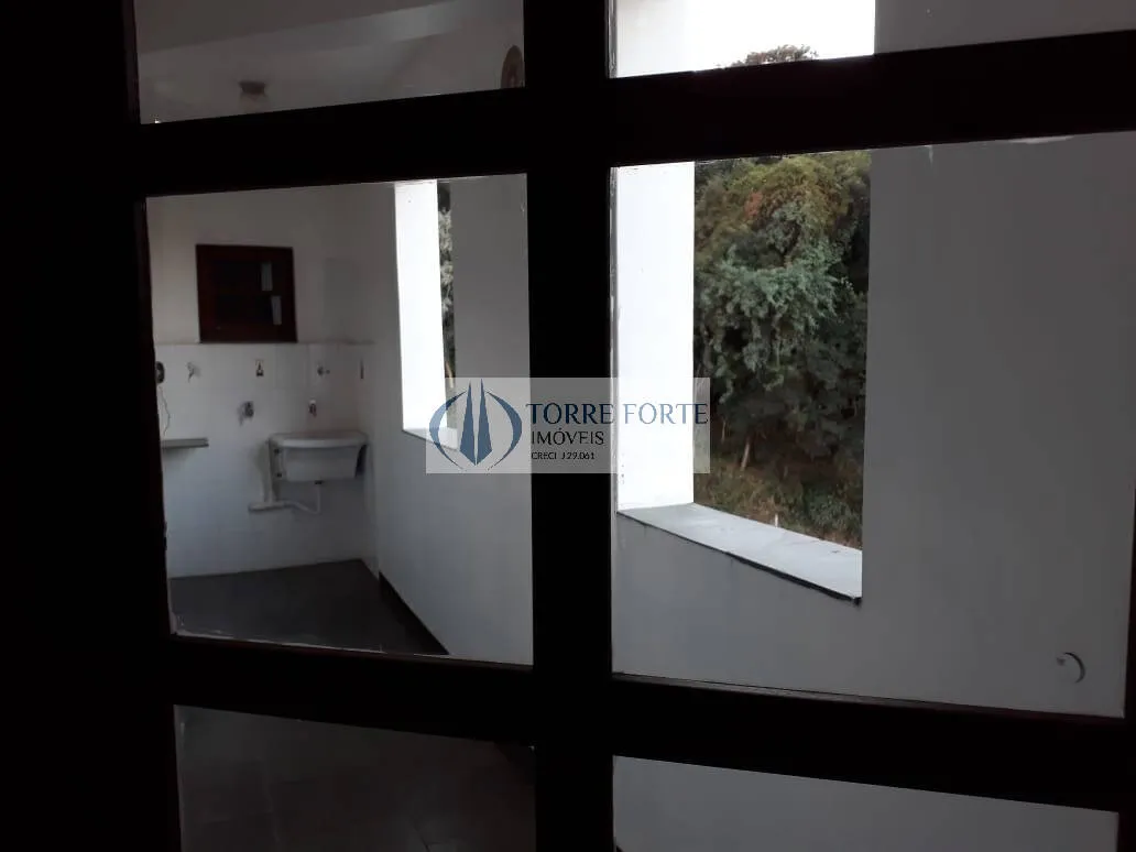 Imagem Casa espaçosa, com 380 m², 3 dormitórios sendo 1 suíte 4 banheiros, 2 vagas