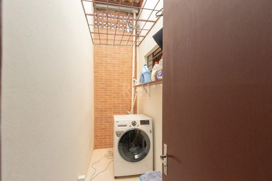 Imagem Casa para Venda - 176m², 4 dormitórios, sendo 1 suíte, 3 vagas - Espirito Santo