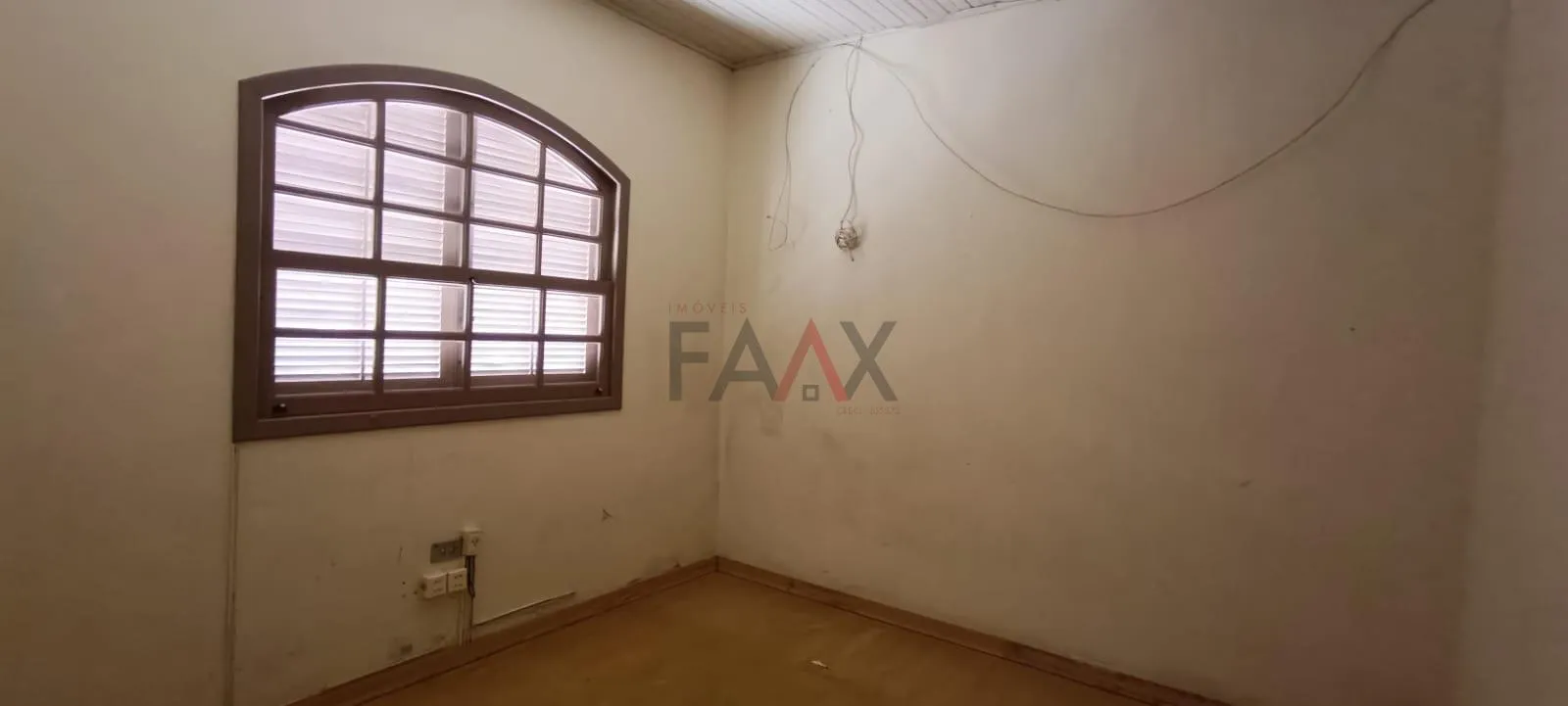 Imagem Casa com 5 dormitórios para venda,172.13 m², TRIANON, GUARAPUAVA - PR