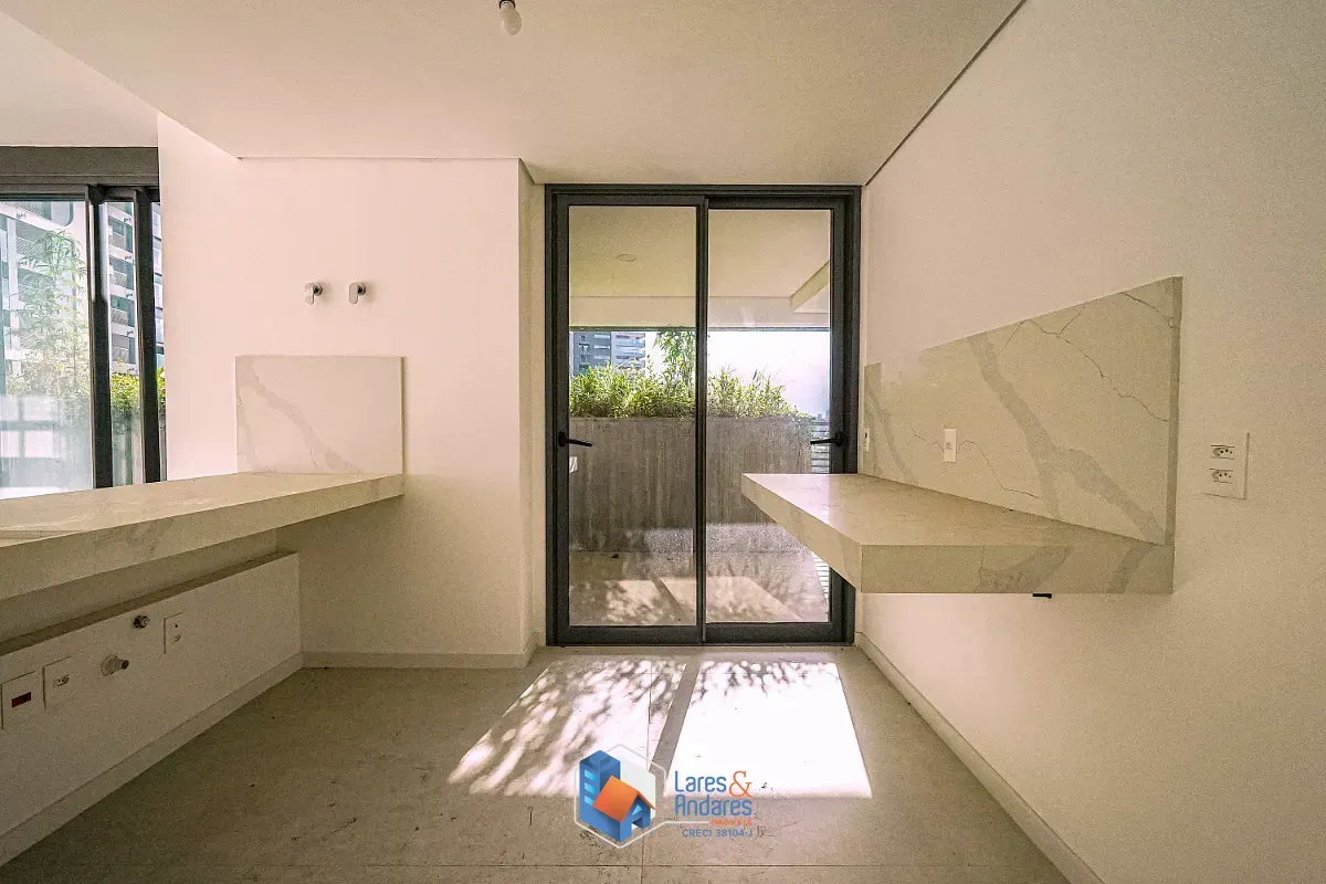 Imagem Duplex para venda em Jardim Fonte do Morumbi com 4 quartos, sendo 4 suítes, 325m²