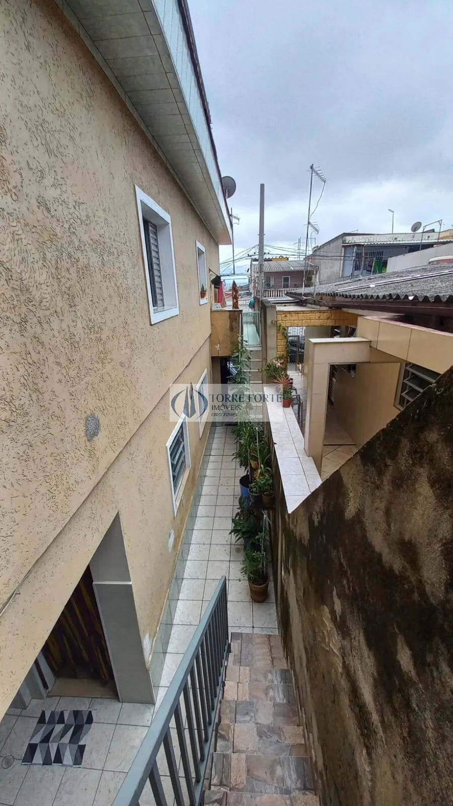 Imagem ótimo sobrado com 4 dormitórios e 2 vagas com varanda gourmet na Vila Rica