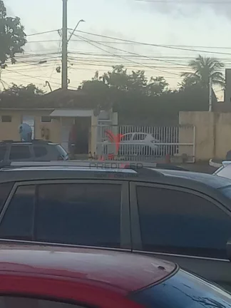 Oportunidade Única! Seu 2 Quartos Térreo em Condomínio Fechado no Caji