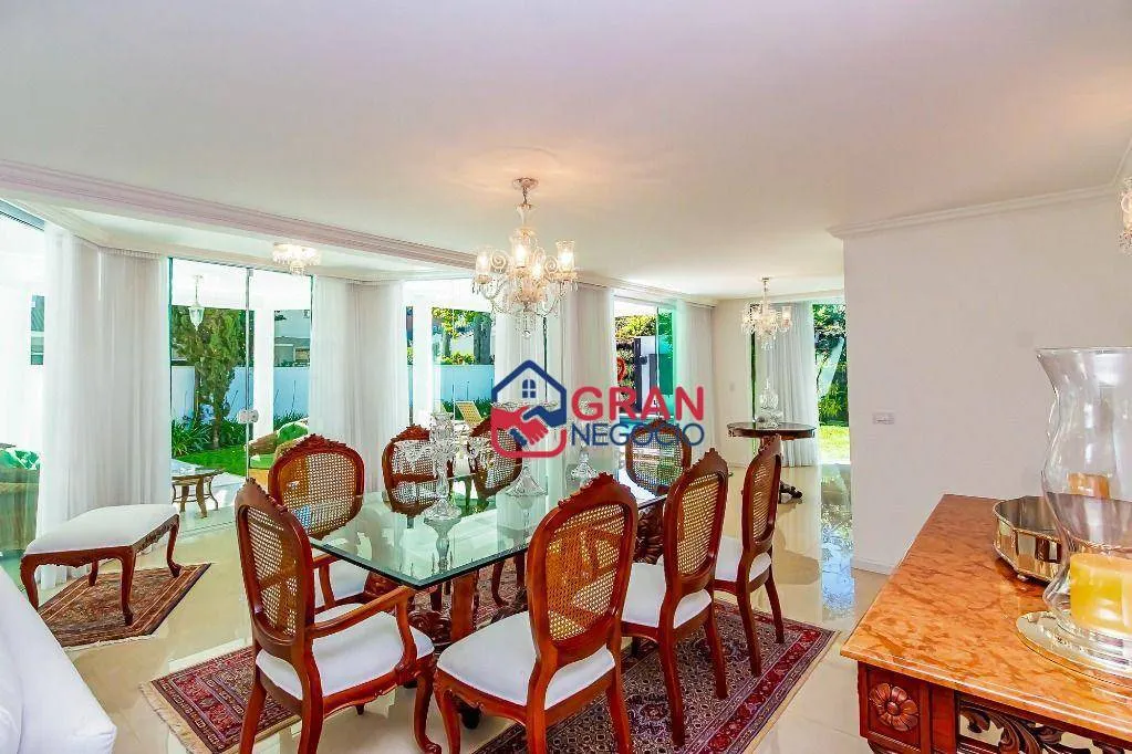 Imagem Casa em condomínio à venda, 4 suítes e 7 vagas
