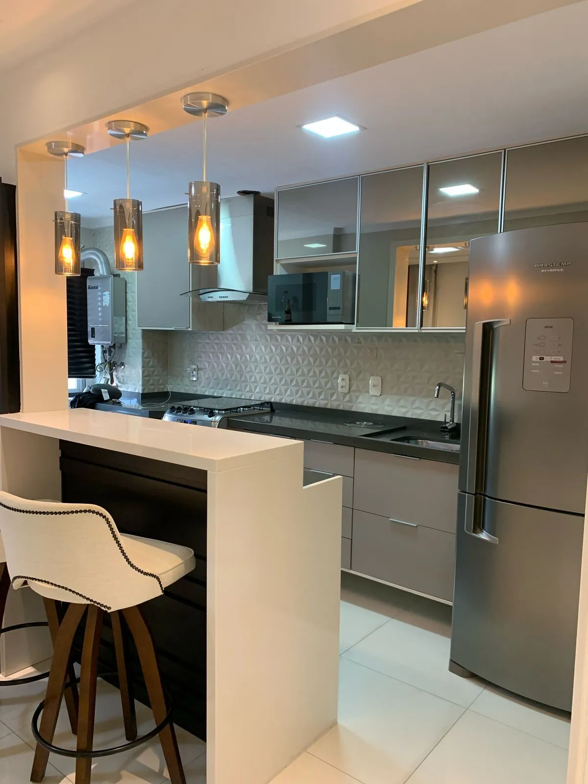 Imagem Apartamento com 2 quartos à venda na Rua Guilherme Alves, 617, Partenon