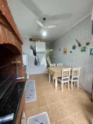 Imagem Casa triplex com piscina á venda em Santos