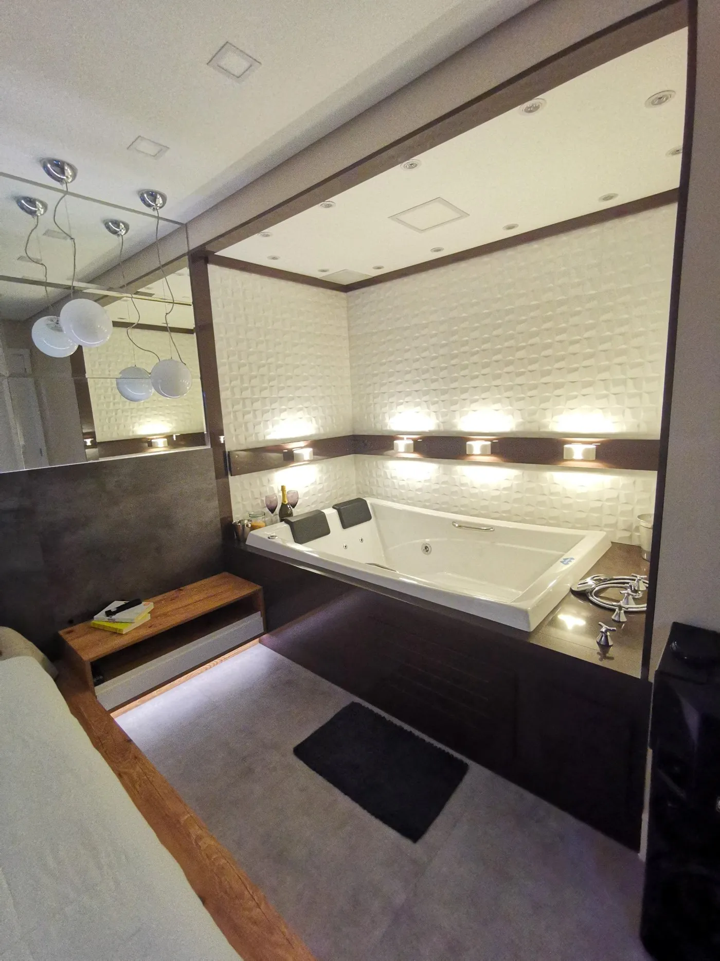 Imagem A Mais Assertiva Inteligência Imobiliária vende;  Belíssimo apartamento mobiliado  02 dormitó...