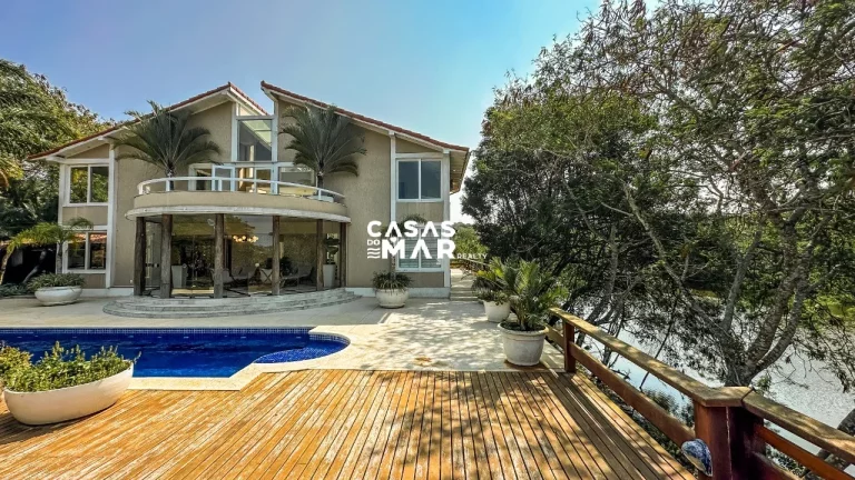 Imagem Casa vista mar à venda com porteira fechada, 6 suítes, lazer incrível, Búzios