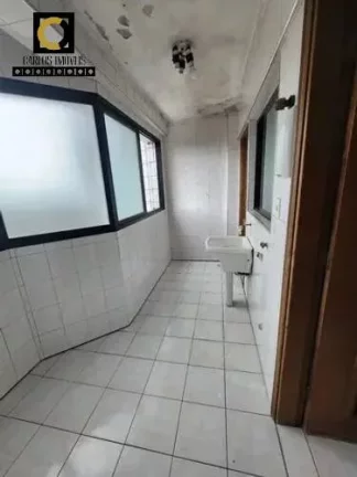 Imagem Apartamento com ótima localização na Ponta da Praia à venda!