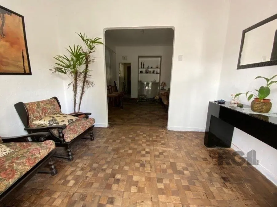Imagem Ampla casa de 180m² com 2 dormitórios e churrasqueira.