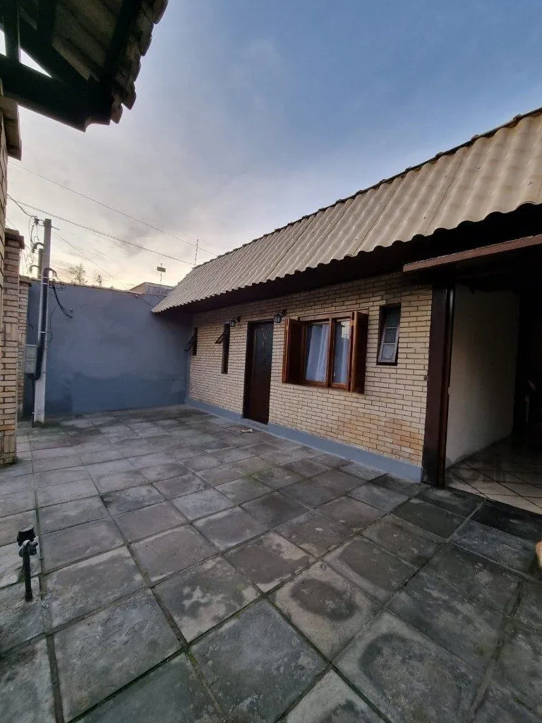 Imagem Casa com 3 dormitórios no bairro Sarandi