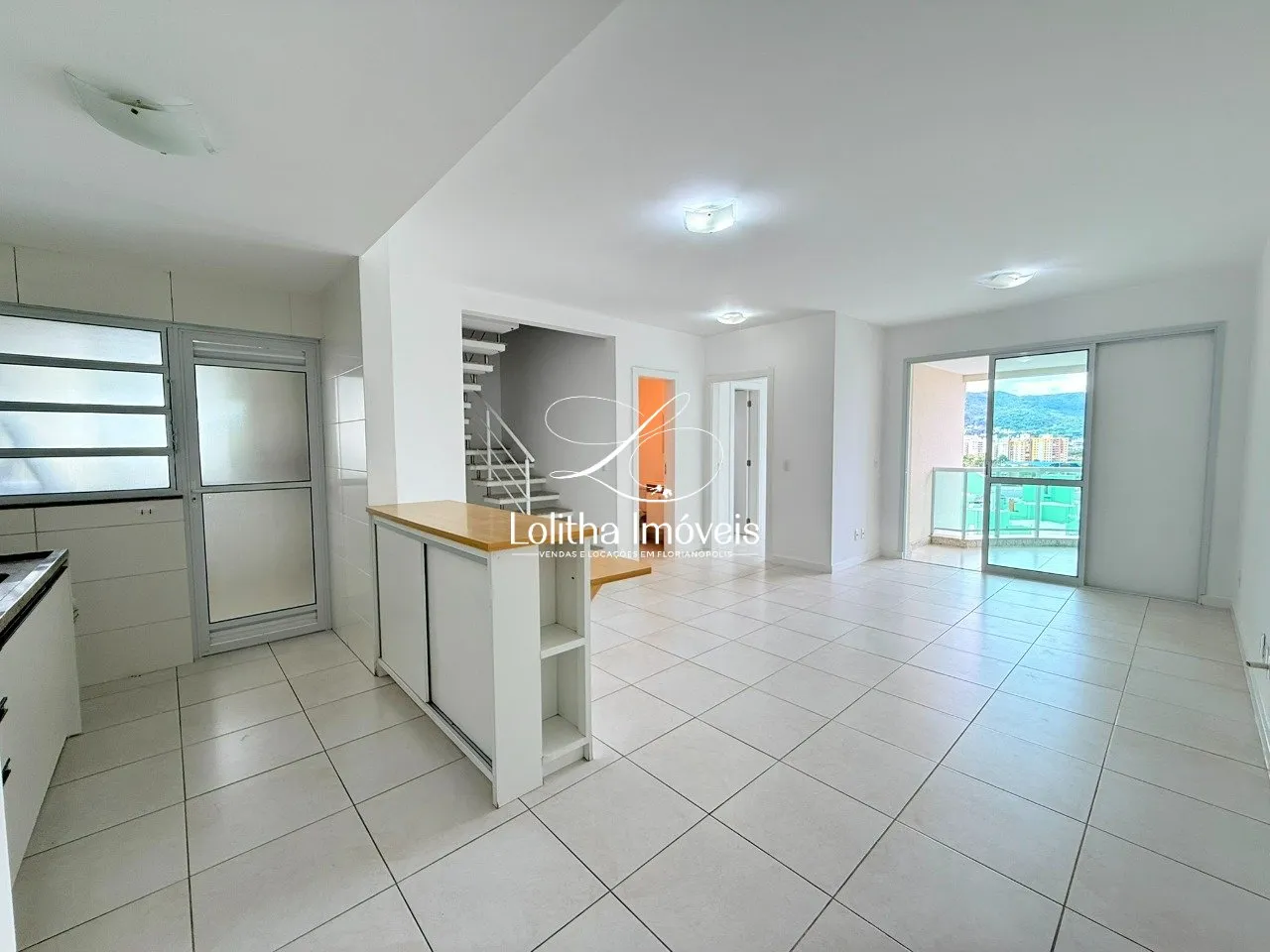 Imagem Cobertura Duplex com 3 suítes e 4 vagas para aluguel- Itacorubi, Florianópolis/SC
