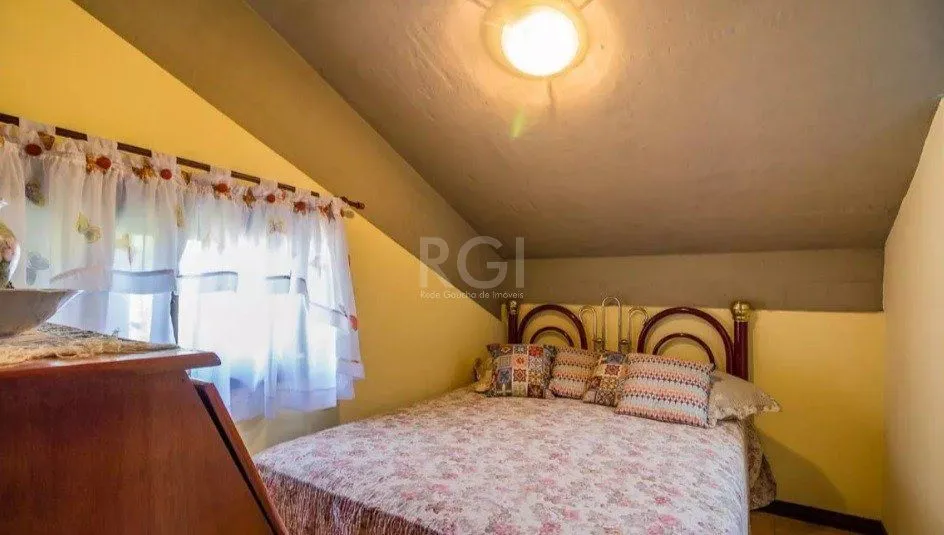 Imagem Casa para Venda - 294.4m², 4 dormitórios, sendo 2 suites, 2 vagas - Nonoai