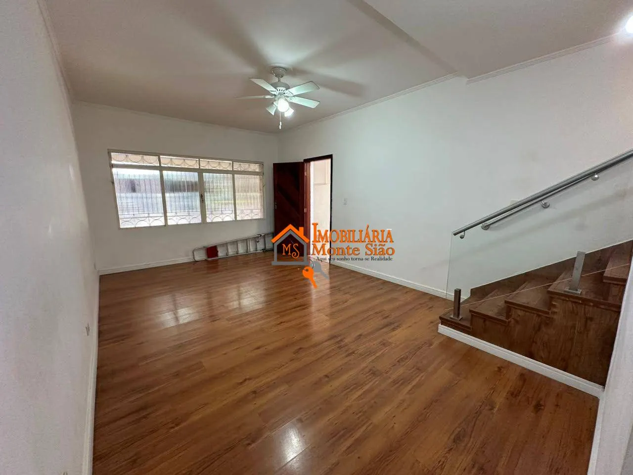 Imagem Sobrado com 5 dormitórios à venda, 221 m² por R$ 990.000 - Jardim Vila Galvão - Guarulhos/SP