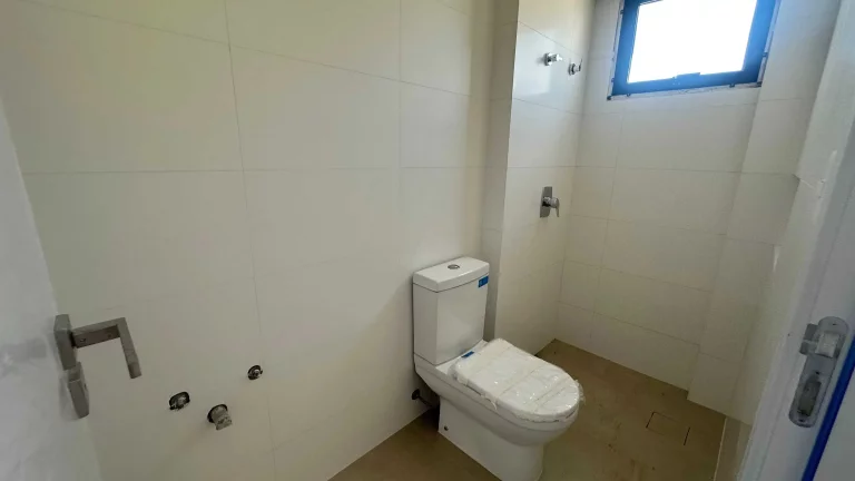 Imagem Apartamento com 4 dormitórios sendo 2 suítes e 1 vaga de garagem em São José/SC