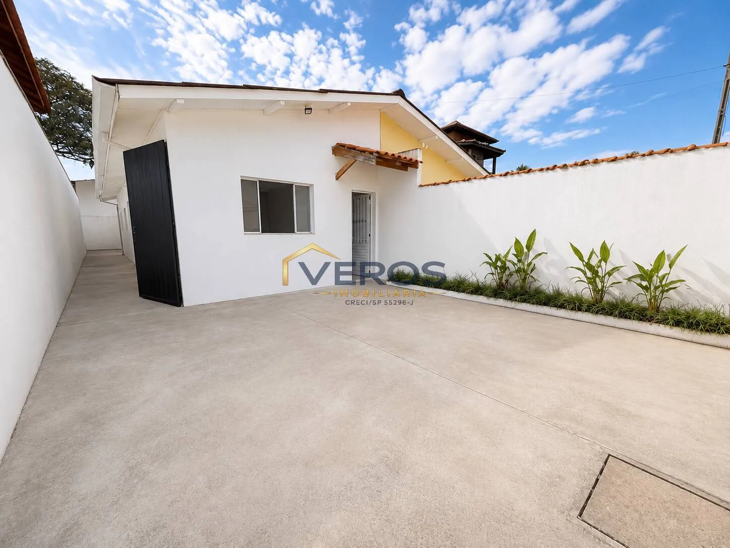 Foto do imóvel Casa com 2 quartos perto do centro de Caraguá Aceita Financiamento