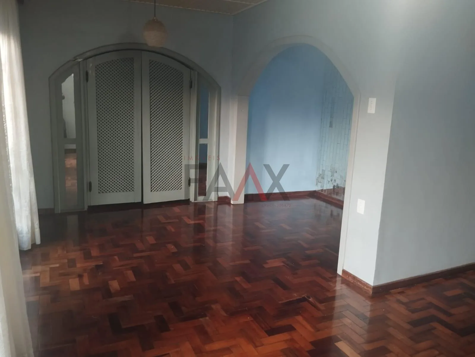 Imagem Casa á venda no Trianon próximo ao Joaquim Prestes em Guarapuava PR