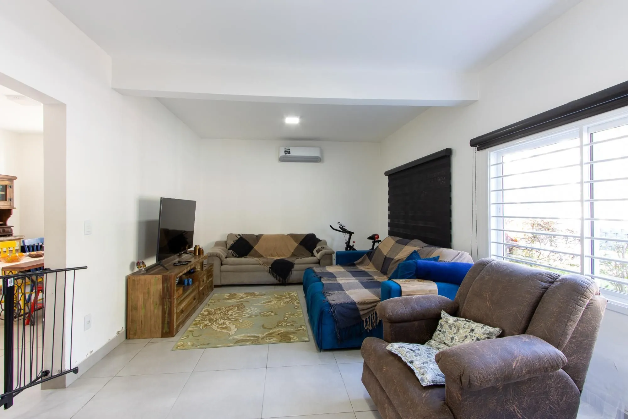 Imagem Casa 3 Dormitórios no Bairro Tristeza com 2 Vagas de Garagem